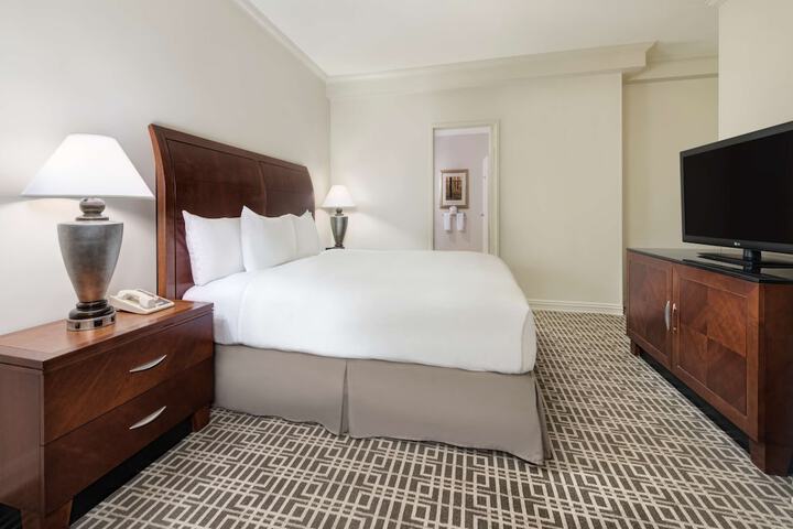 Room 16 of 62