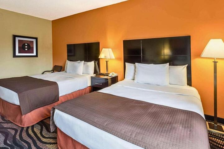 Rock Island Inn & Suites Streator IL