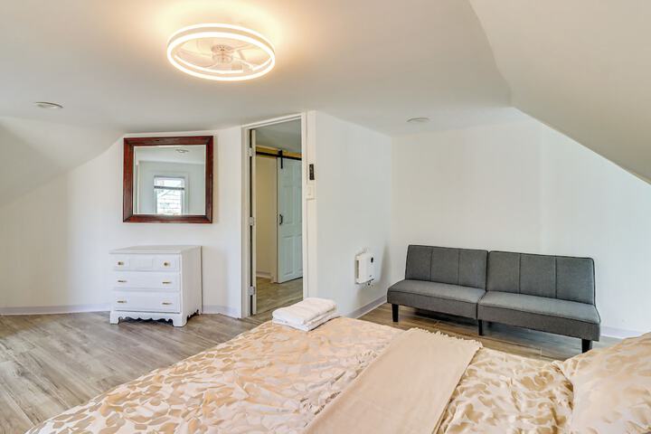 Walkable Abode in Stroudsburgs Business District!