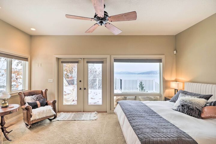 Peaceful Lakeside Retreat w / Deck & Amazing Views!