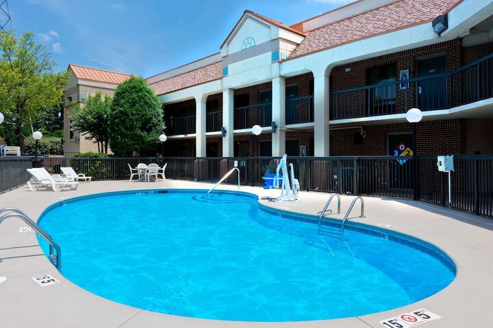 Pool 6 of 24