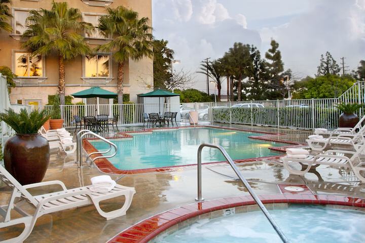 Pool 6 of 35