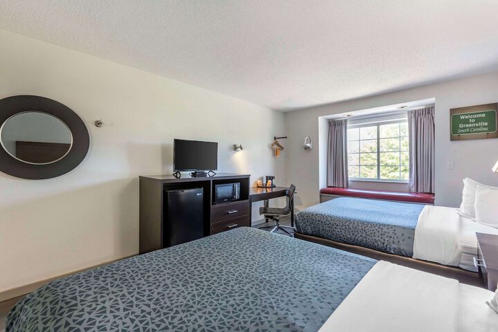 Room 17 of 34