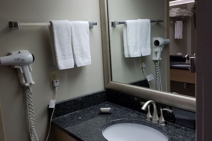 Room 51 of 69