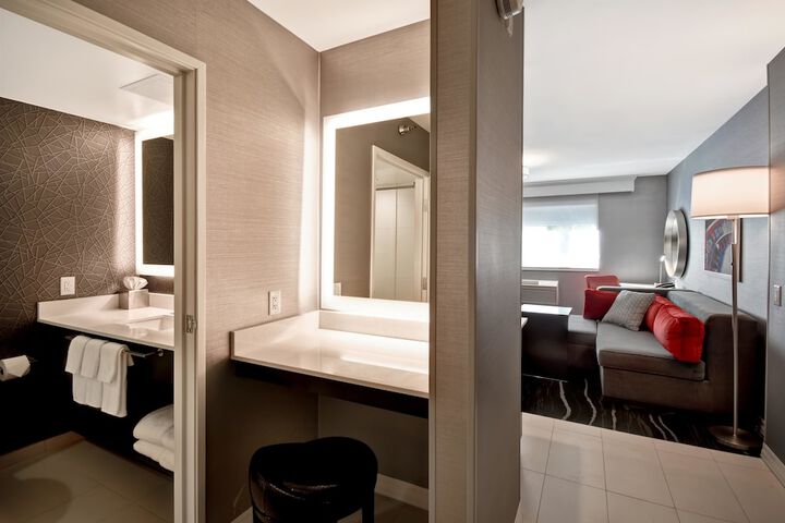 Room 62 of 102