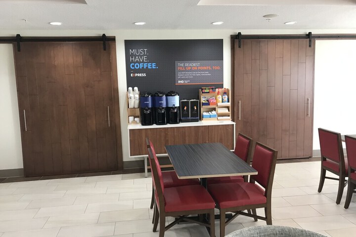 Holiday Inn Express Hotel & Suites Orlando South-Davenport by IHG