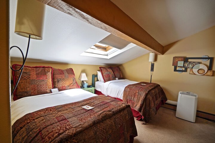 Room 44 of 99