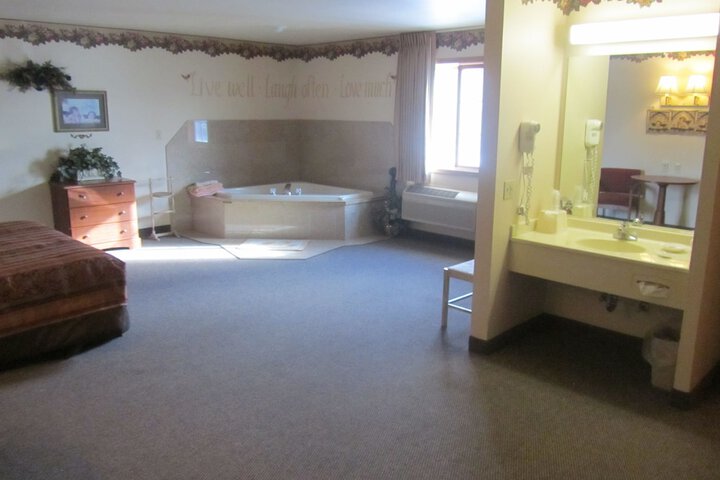 Room 11 of 36