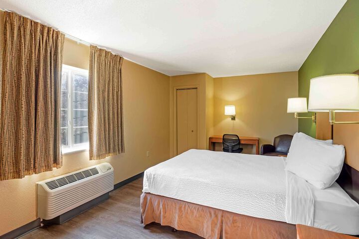 Room 34 of 41