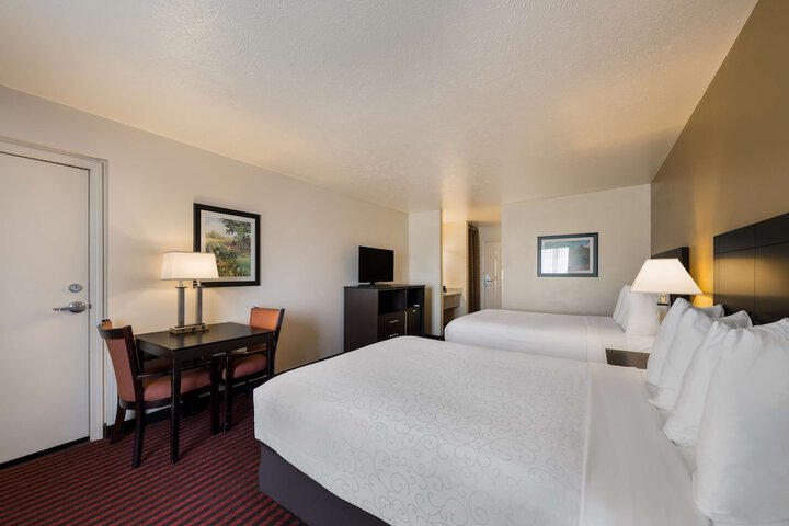 Room 32 of 52