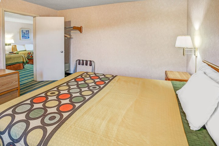 Super 8 by Wyndham Yreka