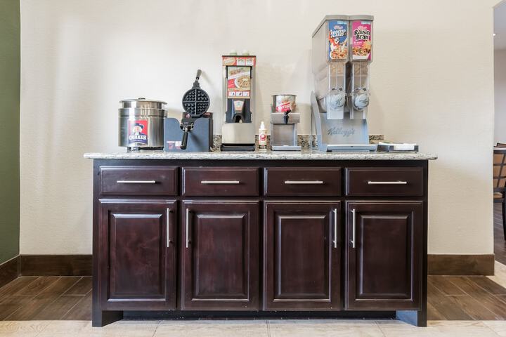 Breakfast/Coffee Service 20 of 24