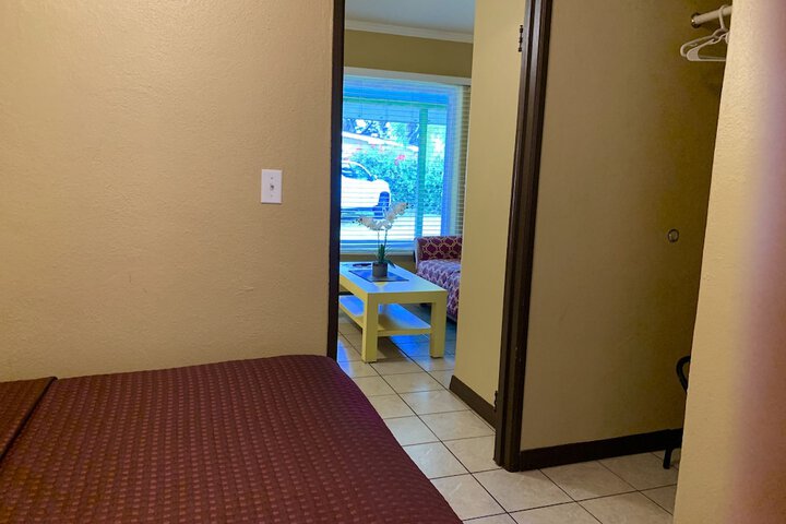 Room 60 of 79