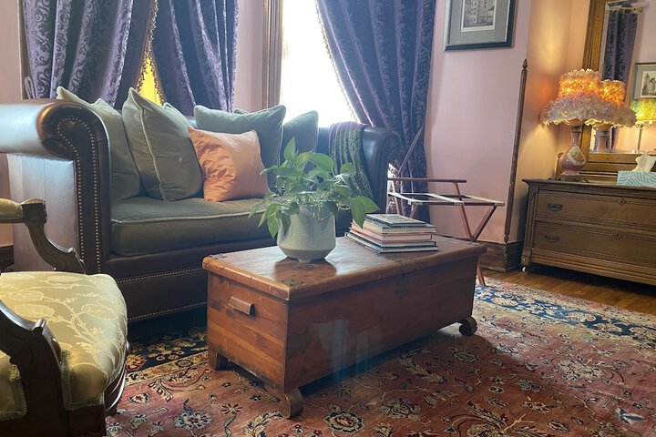 Vineyard Mansion & Carriage House Bed & Breakfast