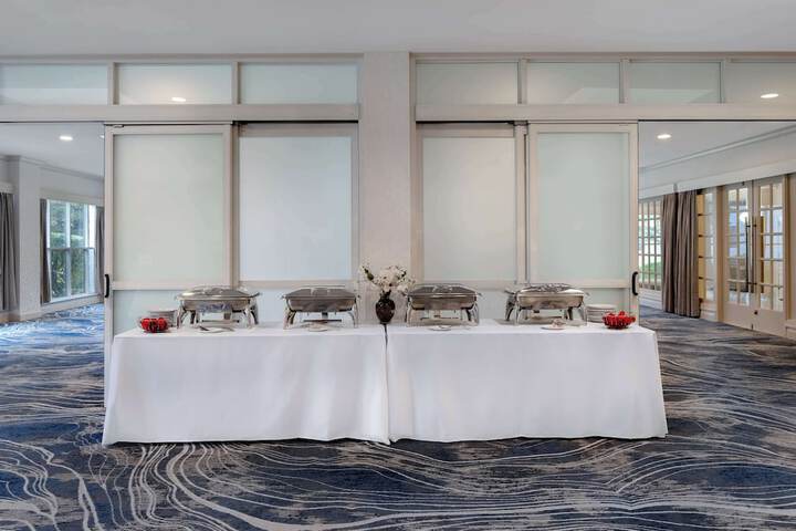 DoubleTree Suites by Hilton Hotel Mt. Laurel