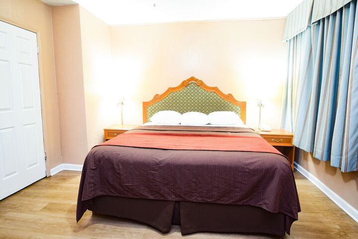 Room 14 of 30