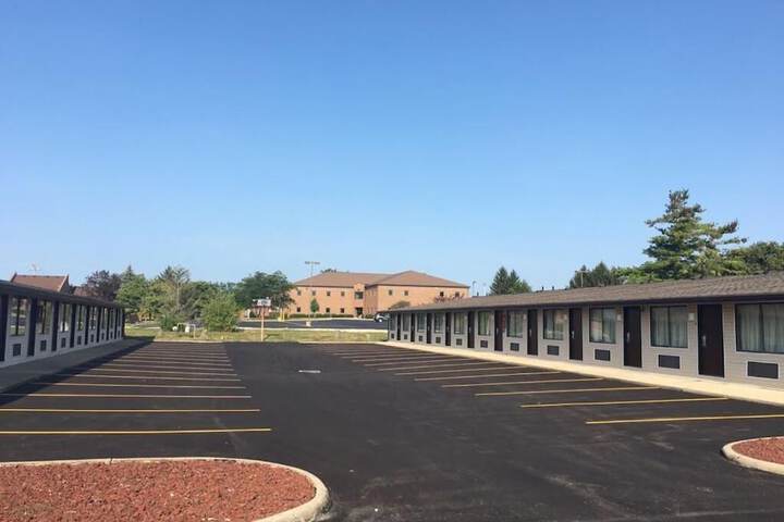 Super 9 Motel