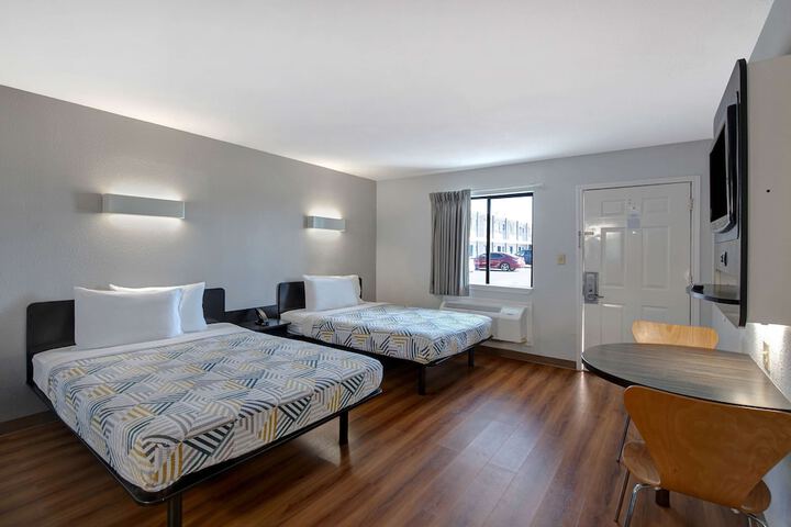 Room 13 of 31