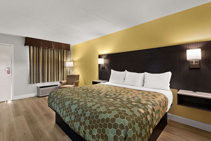 Econo Lodge White Pine Morristown I-81 & I-40 Split