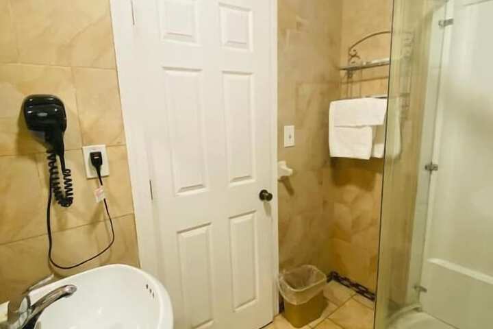 Room 28 of 36