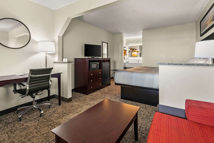 Room 16 of 46