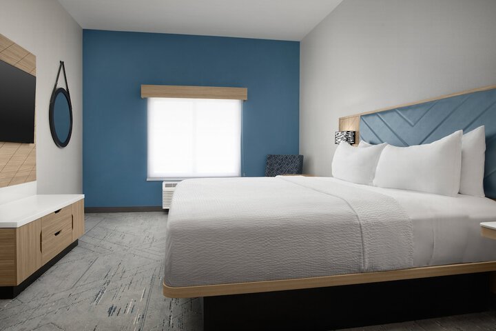 Holiday Inn Express Hotel & Suites DFW West - Hurst by IHG