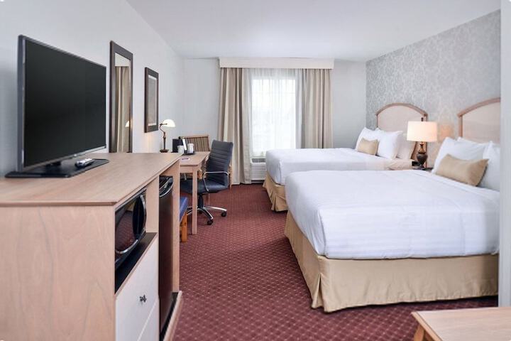 Room 11 of 28