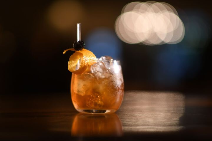 Lounge 50 of 76