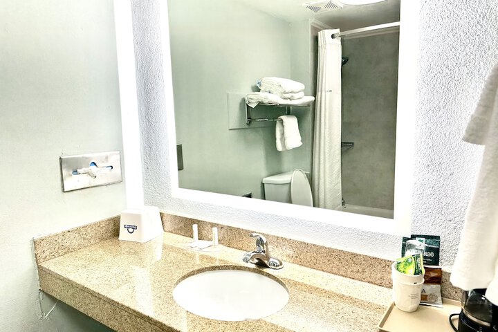 Days Inn by Wyndham Pensacola - Historic Downtown