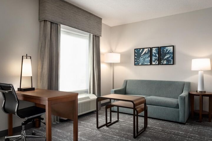 Homewood Suites by Hilton Fort Myers Airport / FGCU