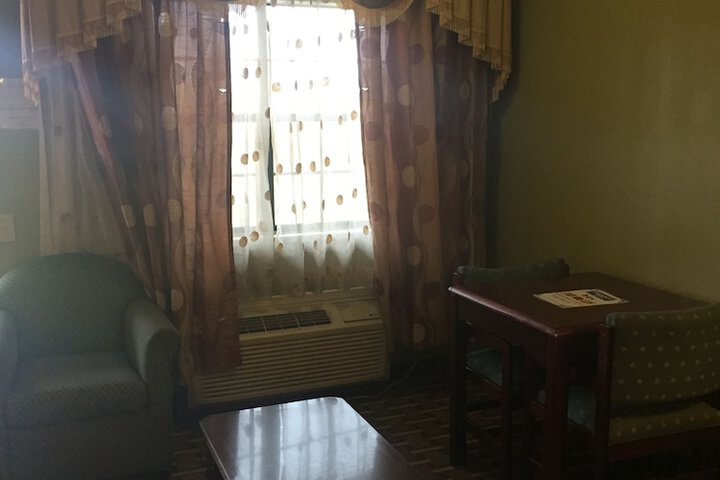 Room 17 of 35