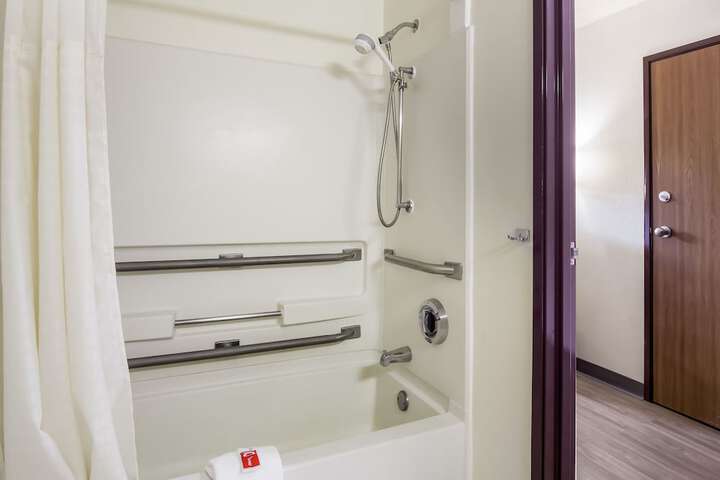 Room 40 of 46