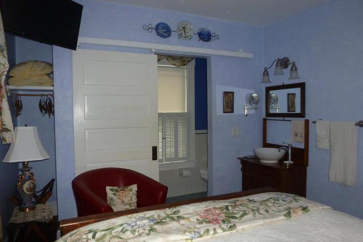 Back INN Time B & B
