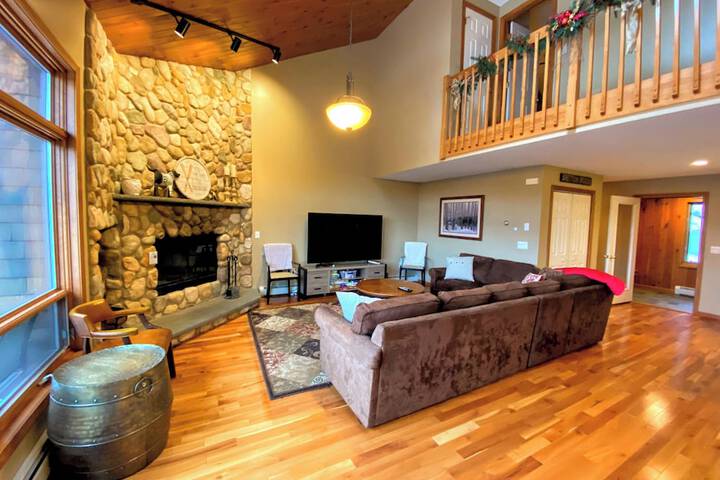V3 Gorgeous Ski-in Mountain View Townhouse With Amazing Views in Bretton Woods