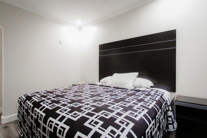 Room 50 of 53
