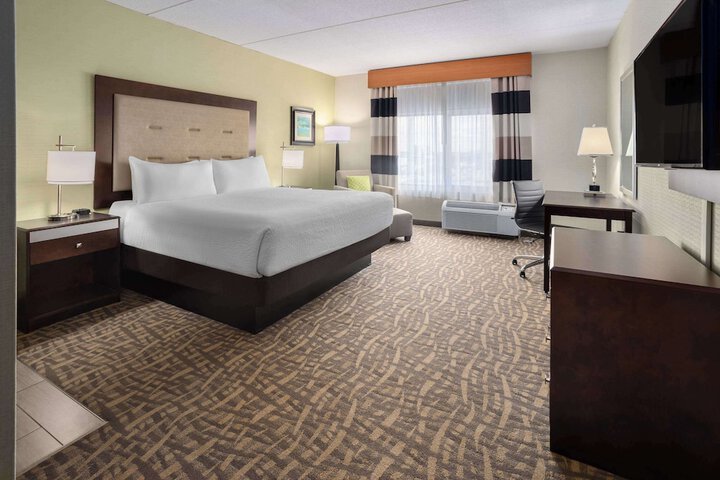 Wyndham Garden Buffalo Downtown