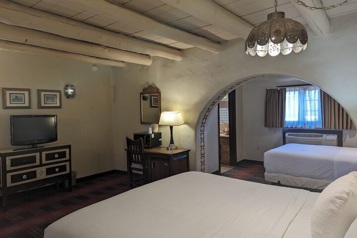 Sagebrush Inn & Suites