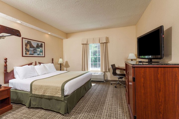 Room 10 of 19