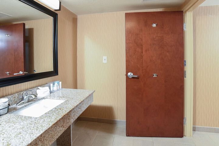 Room 21 of 72