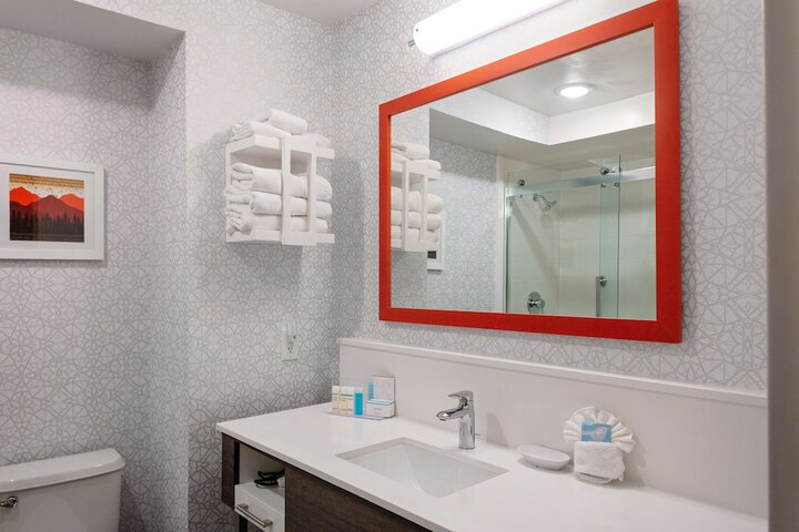 Room 6 of 20