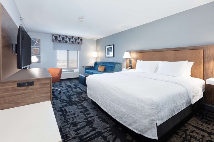 Room 10 of 26