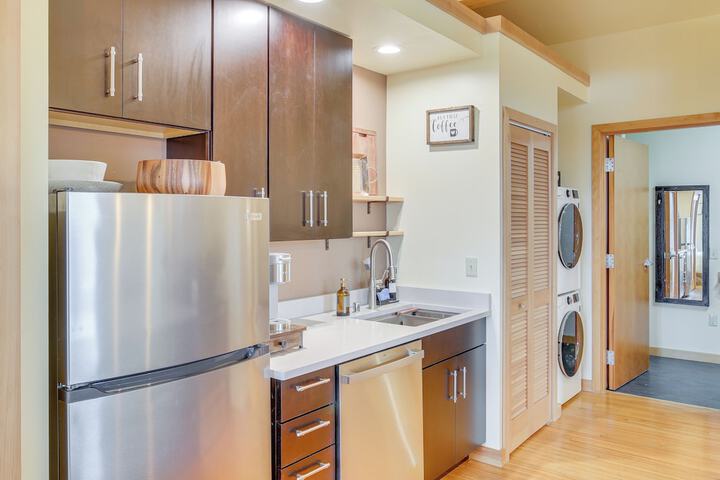 Custom Harborside Loft in the Heart of Ketchikan