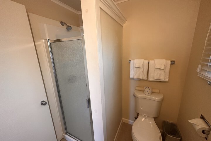 Room 133 of 181