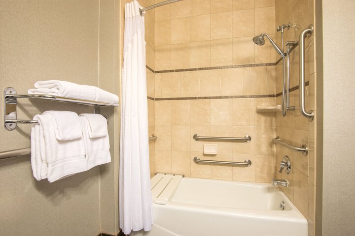 Room 10 of 27