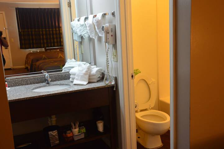 Room 17 of 31