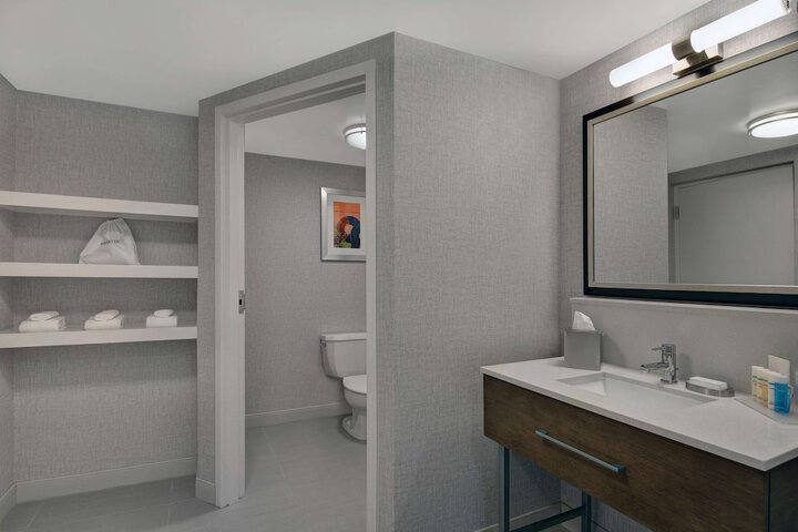 Room 29 of 48