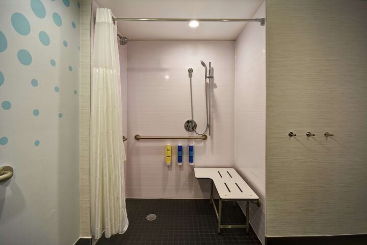 Room 15 of 34