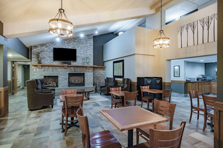 AmericInn by Wyndham Apple Valley