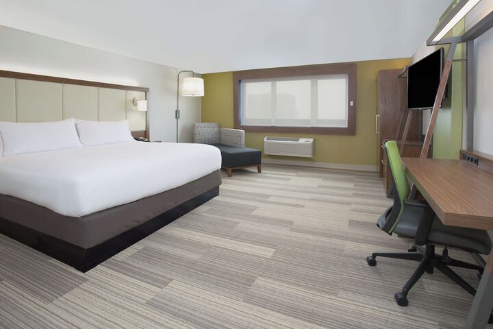 Holiday Inn Express and Suites West Memphis by IHG
