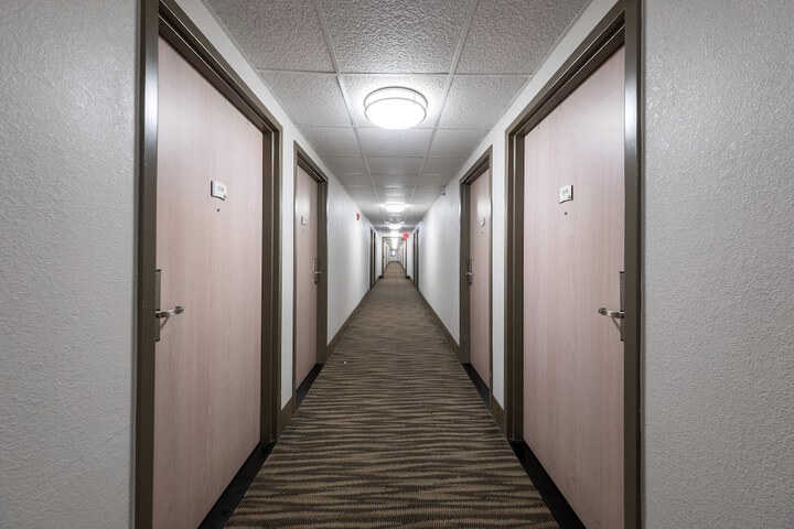 Ballroom/Hall 36 of 41